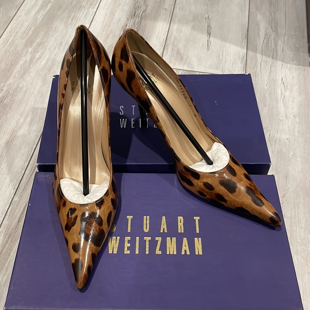 Never worn Stuart Weitzman Caramel Jaguar patent in original box